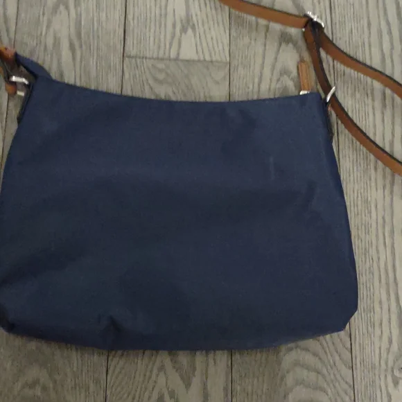 Beautiful blue shoulder bag by Roots ⭐ - Picture 6 of 8